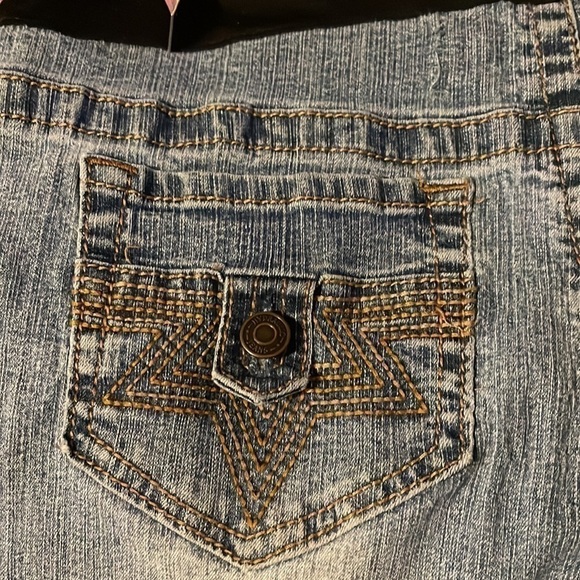 𝅺Maternity Boho jean boot cut back pocket embroidered button detail medium wash - Picture 5 of 5